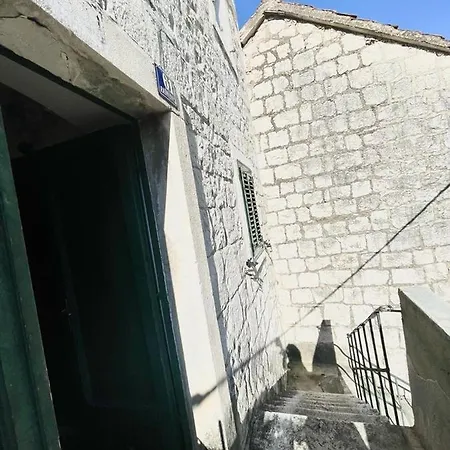 True Colors アパート スプリト